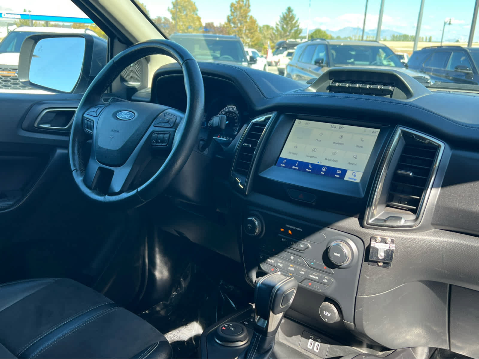 Used 2023 Ford Ranger Lariat w/ Tremor Off-Road Package AWD/4WD image 3