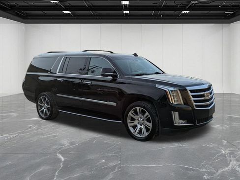 Used 2017 Cadillac Escalade ESV Luxury AWD/4WD image 7