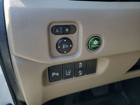 Used 2018 Honda Pilot Elite image 23