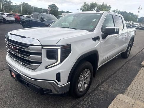 Used 2023 GMC Sierra 1500 SLE AWD/4WD image 3
