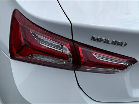Used 2022 Chevrolet Malibu LT FWD image 30