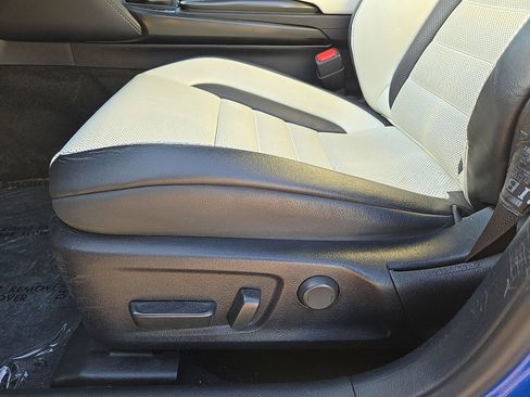 Used 2022 Lexus IS 350 F Sport RWD image 23