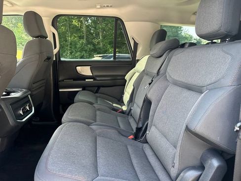 Used 2025 Ford Expedition Max Active AWD/4WD image 19