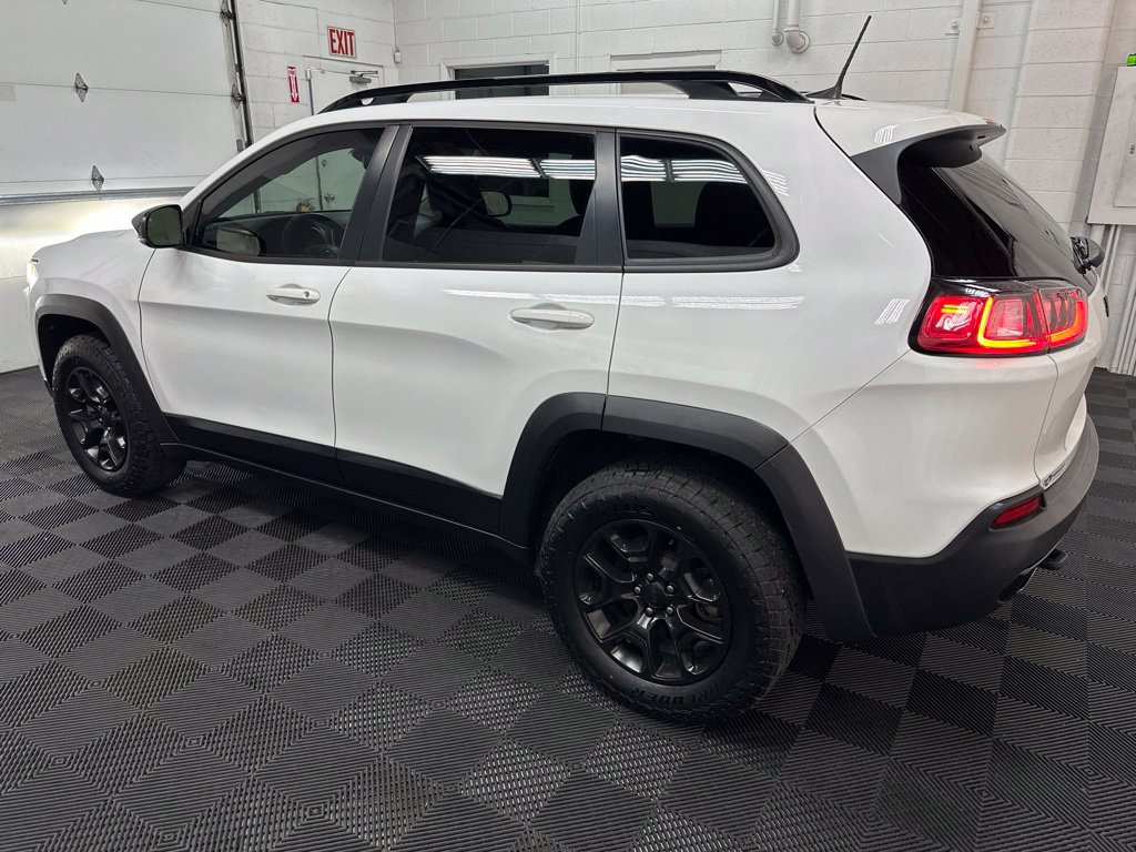 Used 2022 Jeep Cherokee Latitude AWD/4WD image 6