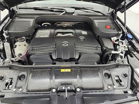 New 2026 Mercedes-Benz GLS 580 4MATIC image 12