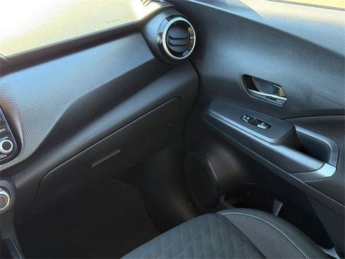 Used 2024 Nissan Kicks SV image 17