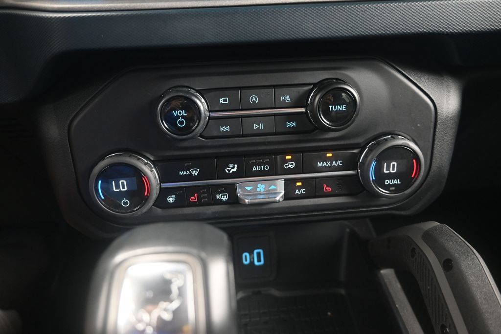 Used 2024 Ford Bronco Outer Banks AWD/4WD image 28