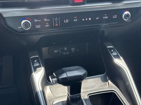 Used 2024 Kia Sorento S FWD image 26
