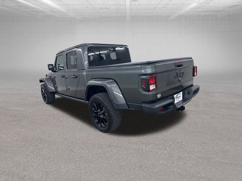 Used 2025 Jeep Gladiator Nighthawk image 9