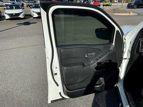 Certified 2023 Nissan Frontier SV w/ Midnight Edition Package image 11
