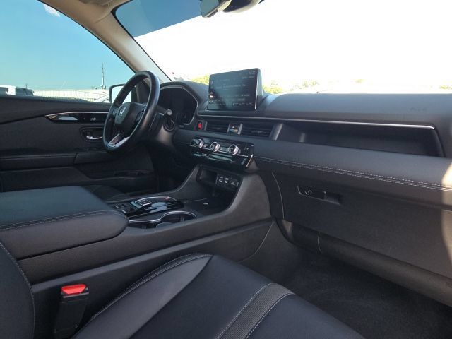 Used 2025 Honda Pilot Touring image 24