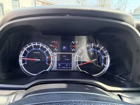 Used 2016 Toyota 4Runner SR5 Premium RWD image 19