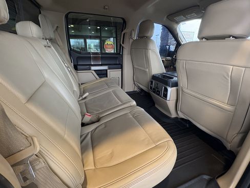 Used 2017 Ford F150 Lariat w/ Equipment Group 502A Luxury image 31