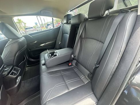 Used 2023 Lexus ES 300h w/ Accessory Package (Z2) FWD image 28