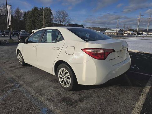 Used 2018 Toyota Corolla LE image 5