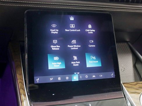 Used 2025 Cadillac Escalade Sport Platinum w/ LPO, ONYX Package AWD/4WD image 30