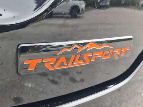 Used 2025 Honda Pilot TrailSport image 31