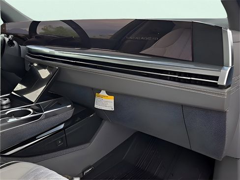New 2026 Cadillac Escalade IQ Luxury 1 w/ LPO, Floor Liner Package image 13