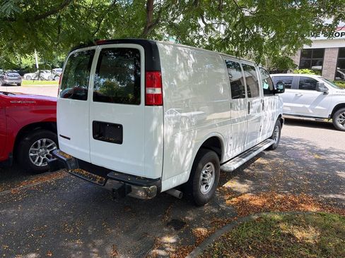 Used 2024 Chevrolet Express 2500 w/ Driver Convenience Package RWD image 7