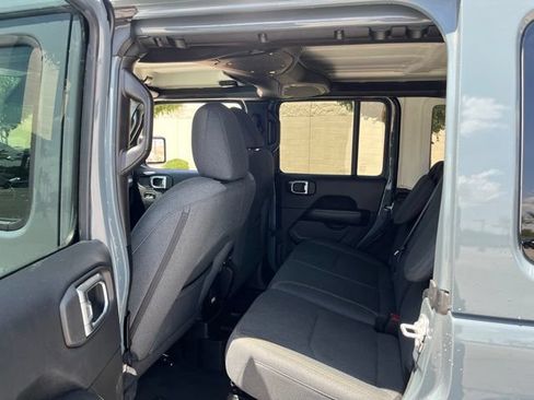 Certified 2025 Jeep Wrangler Unlimited Sahara w/ Safety Group AWD/4WD image 22
