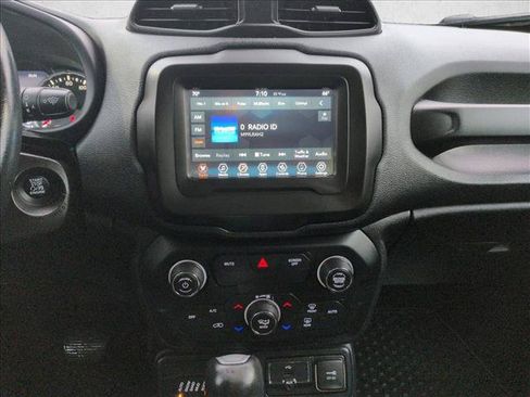 Used 2019 Jeep Renegade Trailhawk AWD/4WD image 14