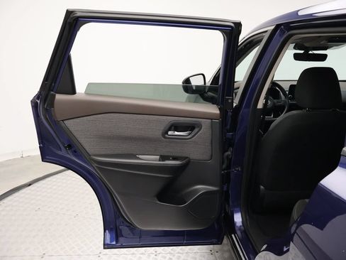 Used 2023 Nissan Rogue SV FWD image 21