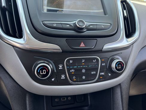 Used 2019 Chevrolet Equinox LT FWD image 23