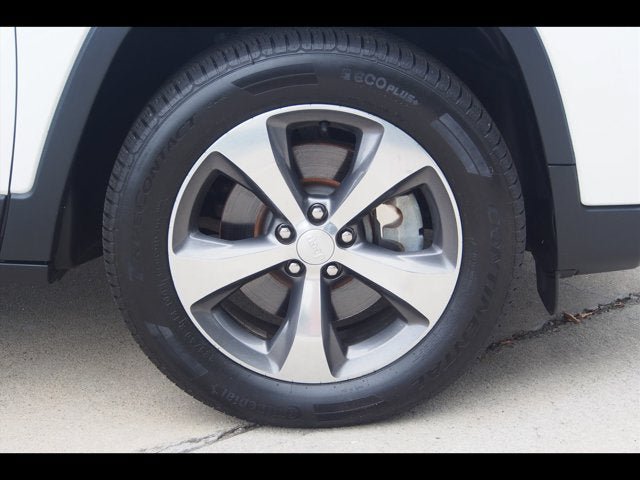 Used 2019 Jeep Cherokee Limited AWD/4WD image 7