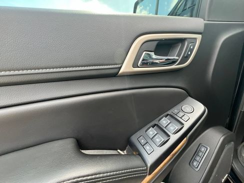 Used 2018 GMC Yukon Denali w/ Denali Ultimate Package AWD/4WD image 13