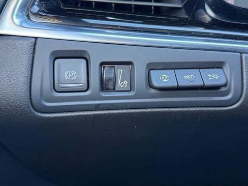 Used 2023 Cadillac XT6 Sport w/ Technology Package image 17