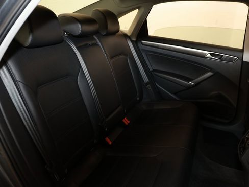 Used 2016 Volkswagen Passat 1.8T SE image 14