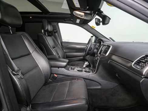 Used 2018 Jeep Grand Cherokee Limited w/ Luxury Group II AWD/4WD image 18