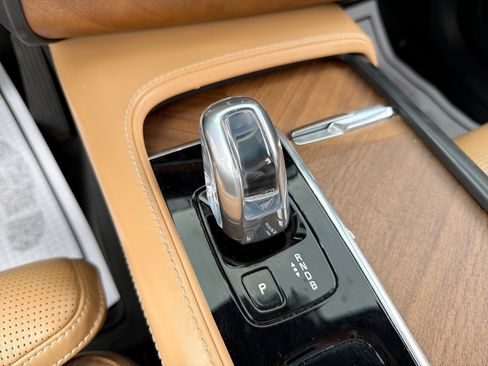 Used 2019 Volvo XC90 T8 Inscription w/ Luxury Package AWD/4WD image 23