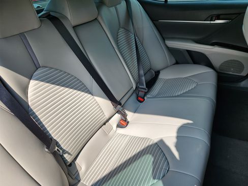 Used 2019 Toyota Camry SE FWD image 15