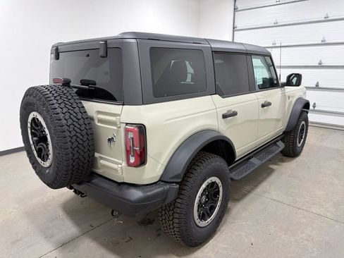 New 2026 Ford Bronco Badlands w/ Sasquatch Package AWD/4WD image 4