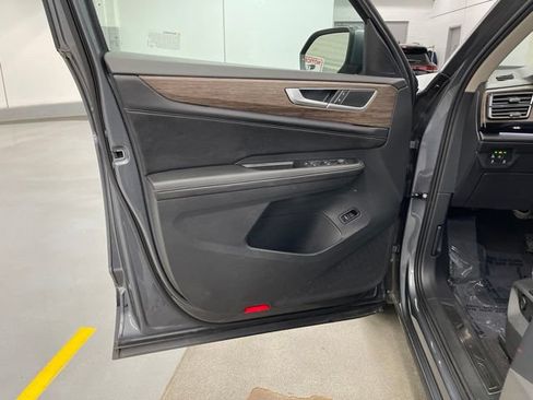 Used 2024 Volkswagen Atlas SEL AWD/4WD image 28