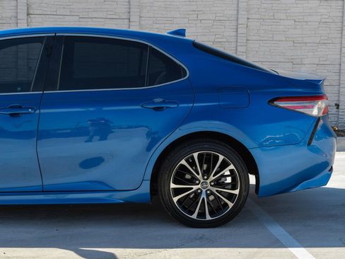 Used 2019 Toyota Camry SE image 14