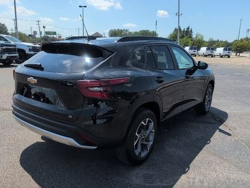 Used 2026 Chevrolet Trax LT w/ Driver Confidence Package FWD image 8