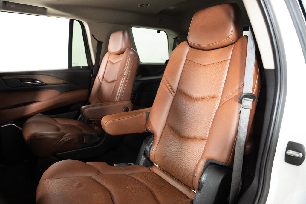 Used 2020 Cadillac Escalade Premium Luxury RWD image 20