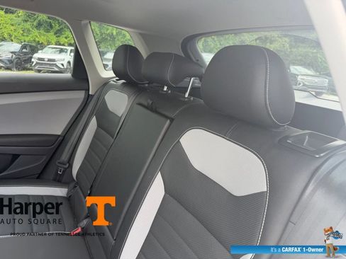 Used 2023 Volkswagen Taos SEL AWD/4WD image 9