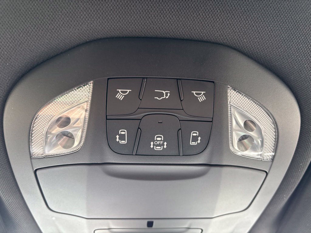 New 2027 Chrysler Pacifica Select FWD image 5