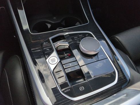 Used 2024 BMW X5 sDrive40i w/ M Sport Package RWD image 12