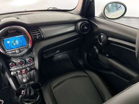 Used 2019 MINI Cooper 4-Door Hardtop image 29