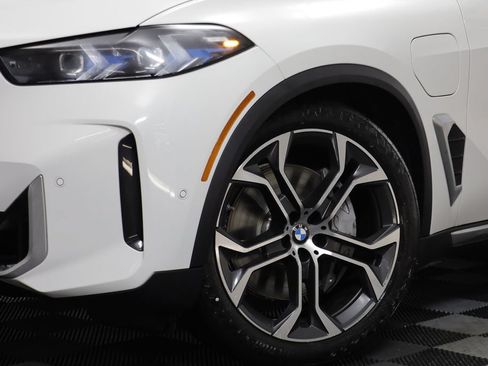 New 2026 BMW X5 xDrive50e w/ Executive Package AWD/4WD image 4