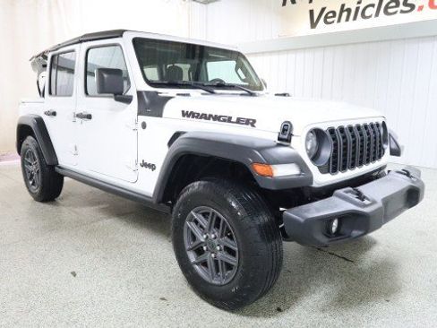 Used 2024 Jeep Wrangler Unlimited Sport image 5