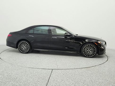 Used 2023 Mercedes-Benz S 580 4MATIC Sedan image 4
