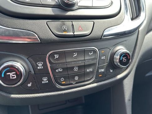 Used 2024 Chevrolet Equinox LT AWD/4WD image 25