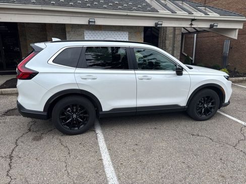 Used 2023 Honda CR-V Sport image 11