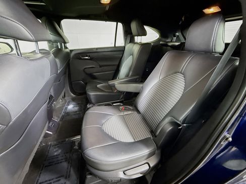 Used 2023 Toyota Highlander XSE image 20