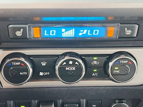 Used 2021 Toyota Tacoma Limited AWD/4WD image 34